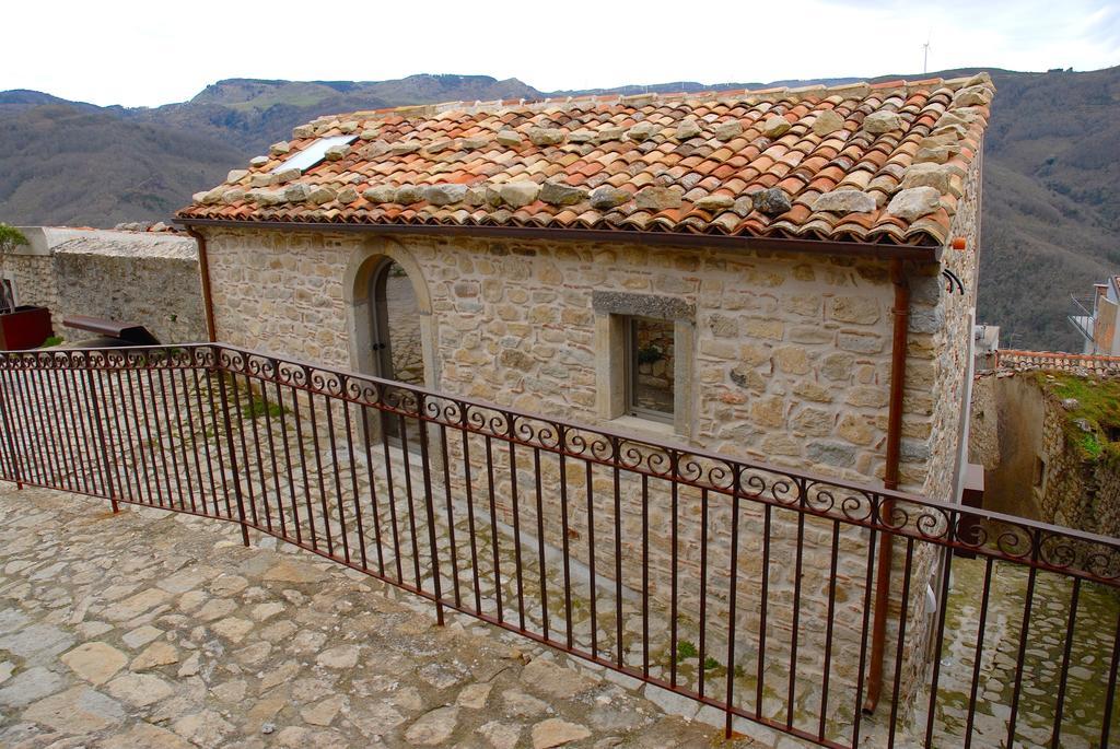 Luna - Aragon Home Holiday Montalbano Elicona Exterior foto