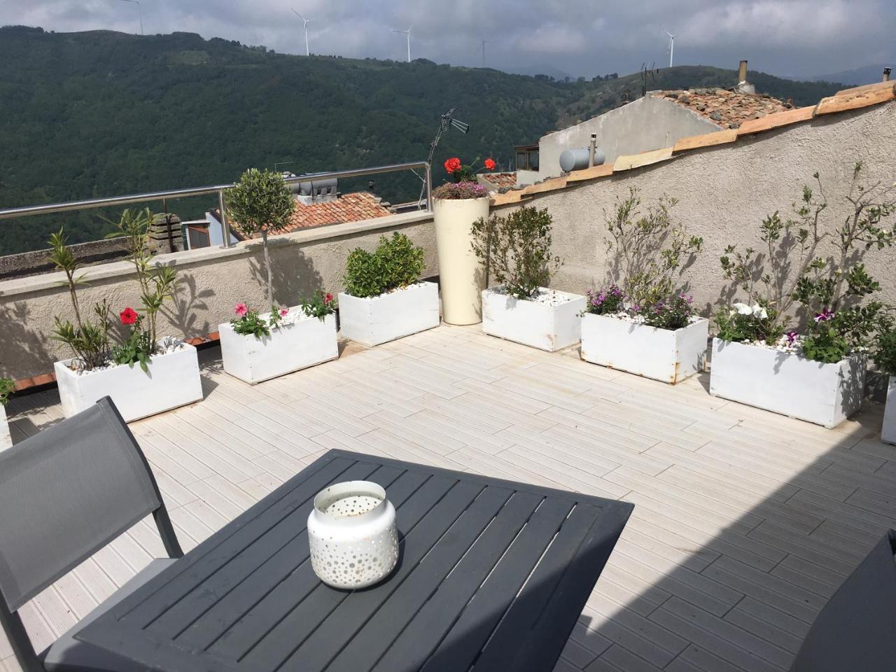 Luna - Aragon Home Holiday Montalbano Elicona Exterior foto